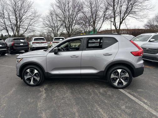 2026 Volvo XC40 B5 Plus