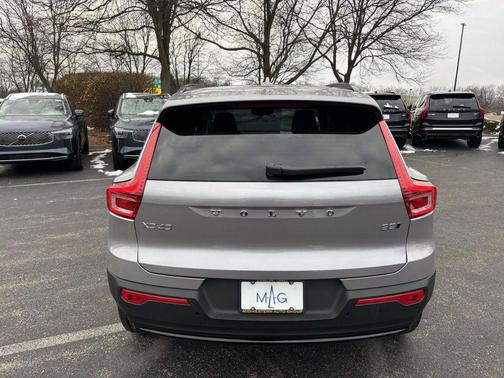 2026 Volvo XC40 B5 Plus