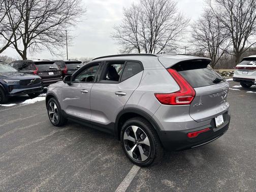2026 Volvo XC40 B5 Plus
