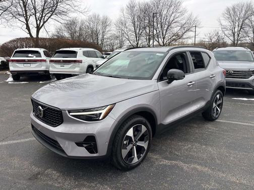 2026 Volvo XC40 B5 Plus
