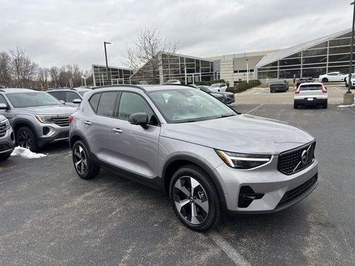 2026 Volvo XC40 B5 Plus