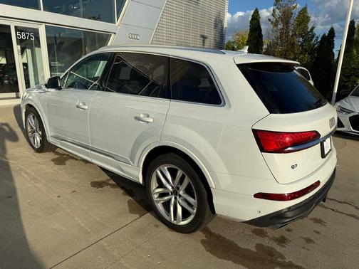 2025 Audi Q7 55 Premium Plus