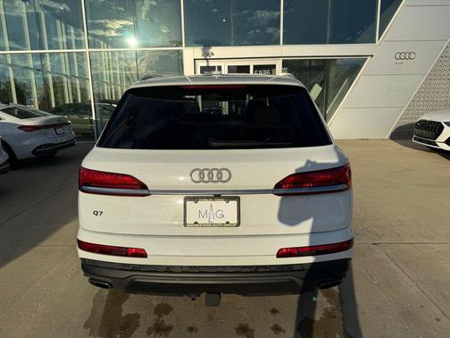 2025 Audi Q7 55 Premium Plus