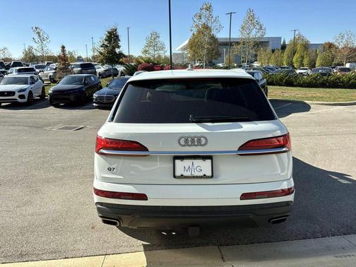 2025 Audi Q7 55 Premium Plus