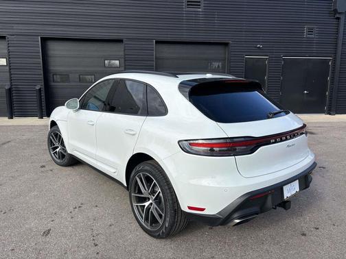 2026 Porsche Macan 