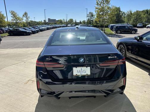 2026 BMW 550e 550e xDrive