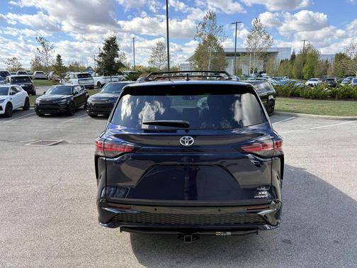 2022 Toyota Sienna XSE 7 Passenger
