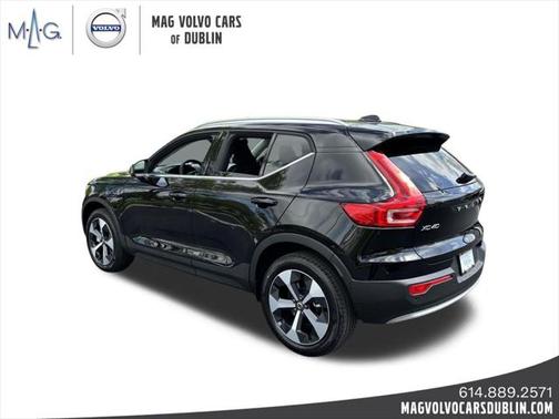 2025 Volvo XC40 B5 Core Bright Theme