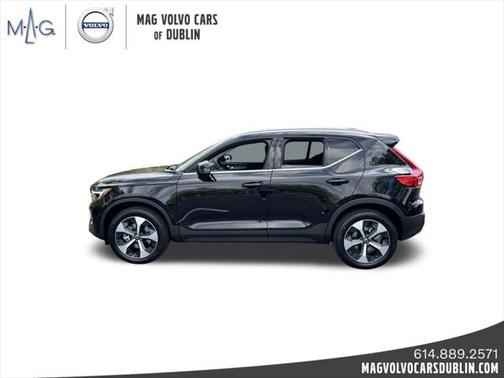 2025 Volvo XC40 B5 Core Bright Theme