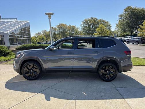 2026 Volkswagen Atlas 2.0T SE w/Technology 4MOTION