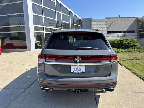2026 Volkswagen Atlas 2.0T SE w/Technology 4MOTION