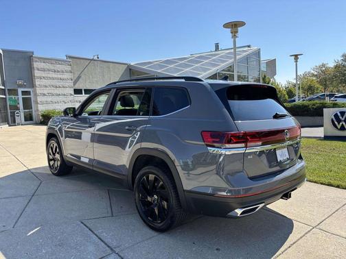 2026 Volkswagen Atlas 2.0T SE w/Technology 4MOTION