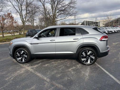 2026 Volkswagen Atlas Cross Sport 2.0T SE w/Technology 4MOTION