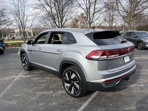 2026 Volkswagen Atlas Cross Sport 2.0T SE w/Technology 4MOTION