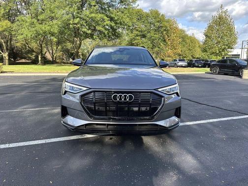 2023 Audi e-tron Premium quattro