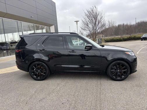 2026 Land Rover Discovery Tempest Edition