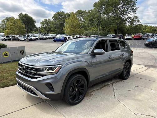 2022 Volkswagen Atlas 3.6L SE w/Technology