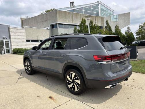 2026 Volkswagen Atlas 2.0T SE w/Technology 4MOTION