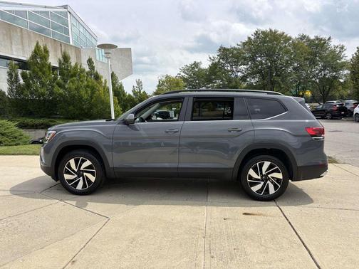 2026 Volkswagen Atlas 2.0T SE w/Technology 4MOTION