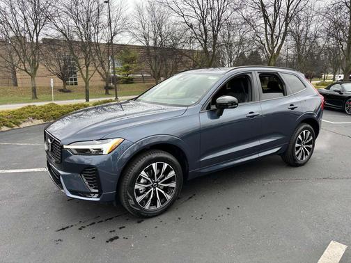 2025 Volvo XC60 B5 Core