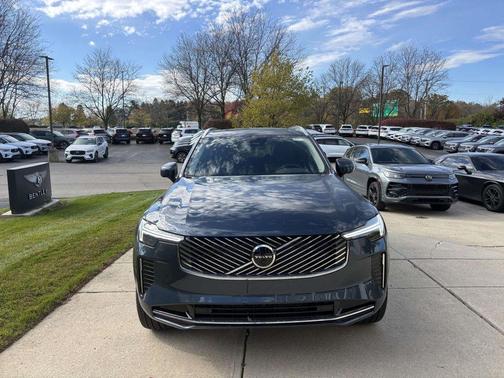 2026 Volvo XC90 B5 Plus 7-Seater