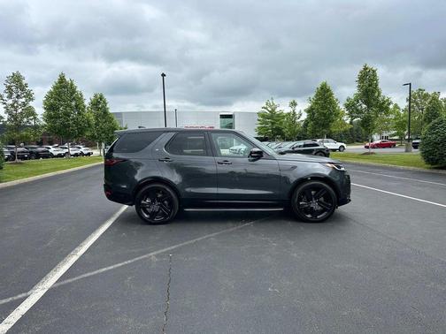 2025 Land Rover Discovery P360 Dynamic SE