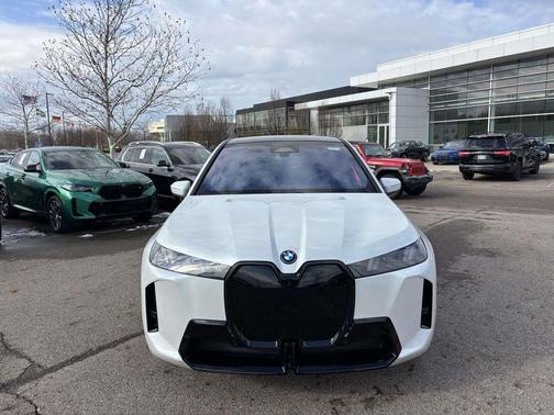 2026 BMW iX xDrive60