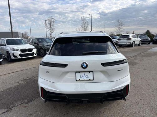 2026 BMW iX xDrive60