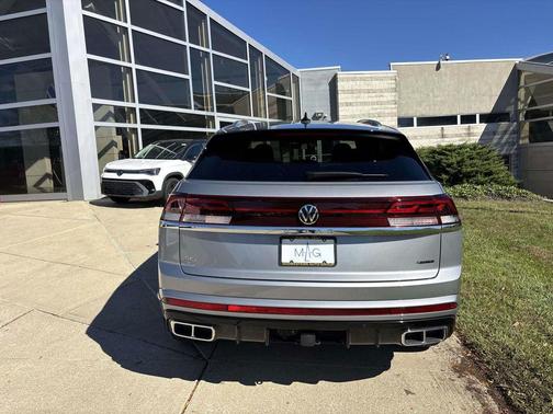 2024 Volkswagen Atlas Cross Sport 2.0T SEL