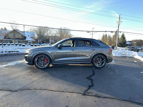 2025 Audi RS Q8 4.0T