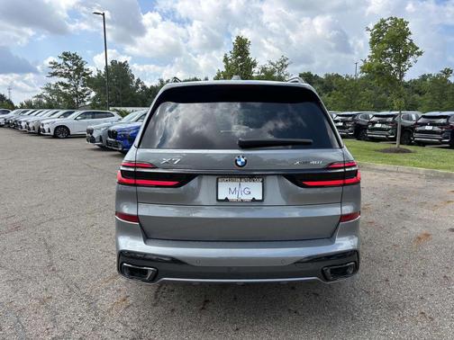 2026 BMW X7 xDrive40i