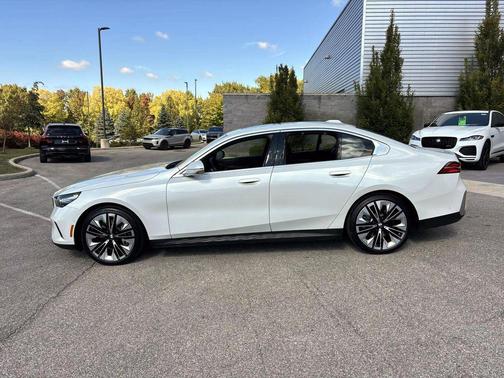 2025 BMW 540 i xDrive