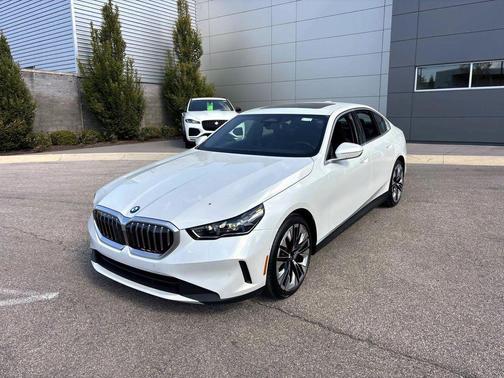 2025 BMW 540 i xDrive