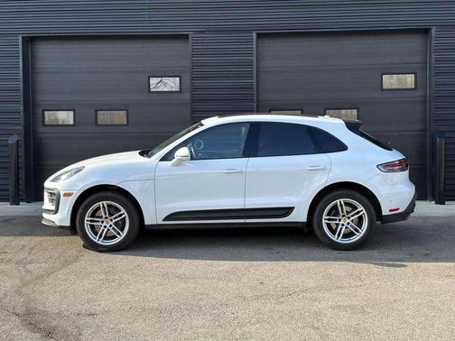 2023 Porsche Macan T
