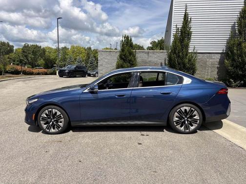 2025 BMW 530 i xDrive