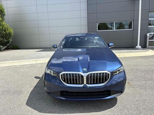 2025 BMW 530 i xDrive