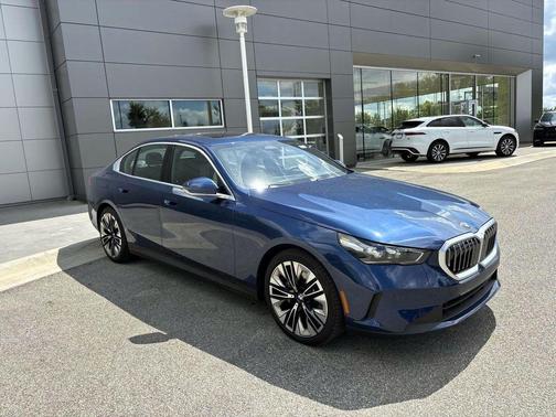 2025 BMW 530 i xDrive