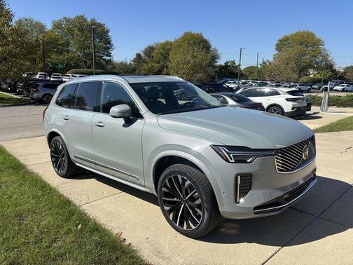 2026 Volvo XC90 B5 Ultra 6-Seater