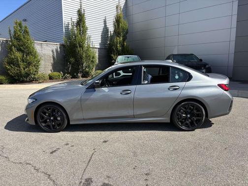 2025 BMW 330 i xDrive