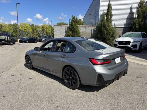 2025 BMW 330 i xDrive