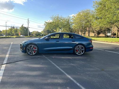 2025 Audi S6 e-tron Premium Plus