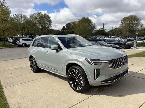 2026 Volvo XC90 B6 Plus 7-Seater