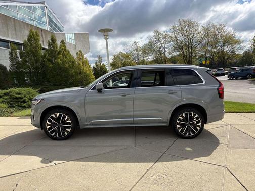 2026 Volvo XC90 B6 Plus 7-Seater