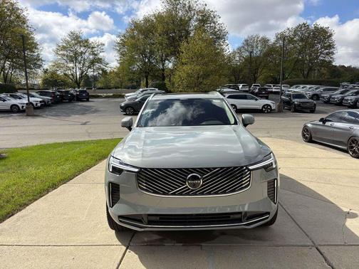 2026 Volvo XC90 B6 Plus 7-Seater