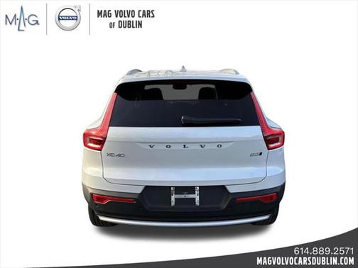 2025 Volvo XC40 B5 Core Bright Theme