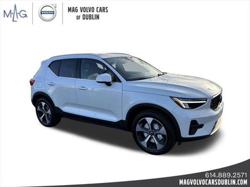 2025 Volvo XC40 B5 Core Bright Theme