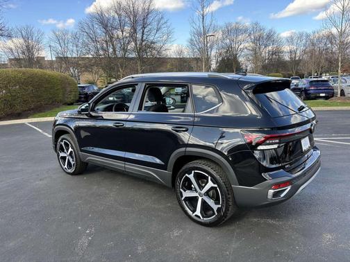 2025 Volkswagen Taos 1.5T SEL