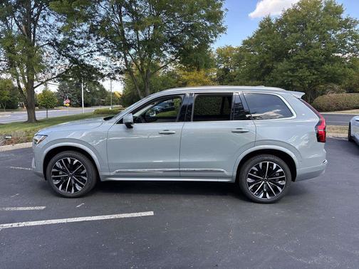 2026 Volvo XC90 B6 Plus 7-Seater