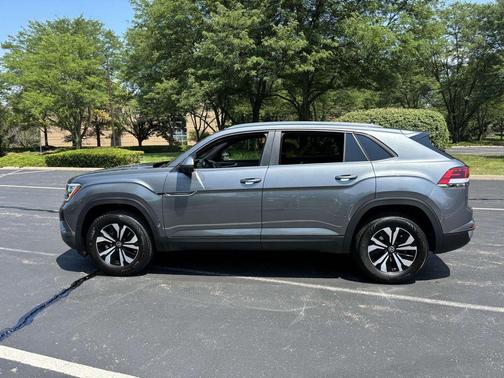 2025 Volkswagen Atlas Cross Sport 2.0T SE