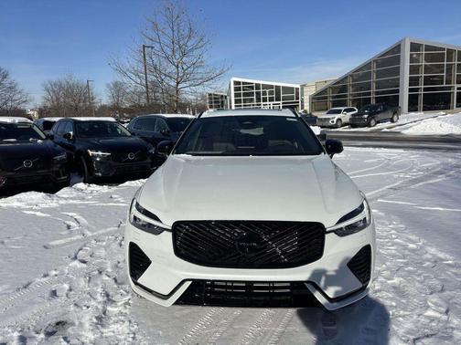 2026 Volvo XC60 Plug-In Hybrid T8 Ultra Black Edition